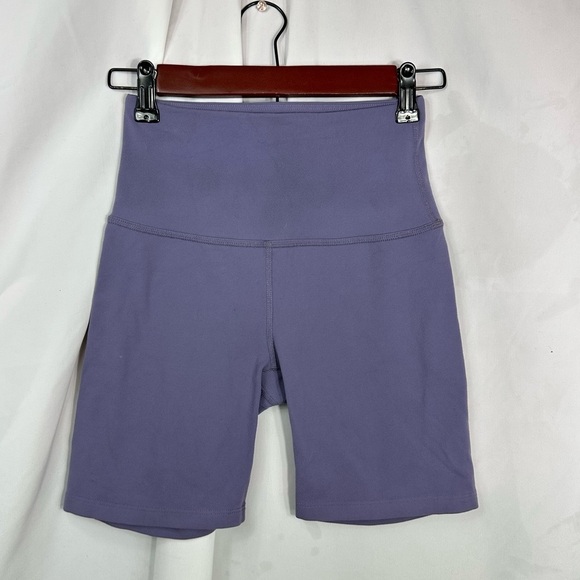 Beyond Yoga lavender high waisted biker shorts size S - Picture 1 of 4